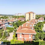 Flat With Shared Pool Near Sabiha Gokcen Airport