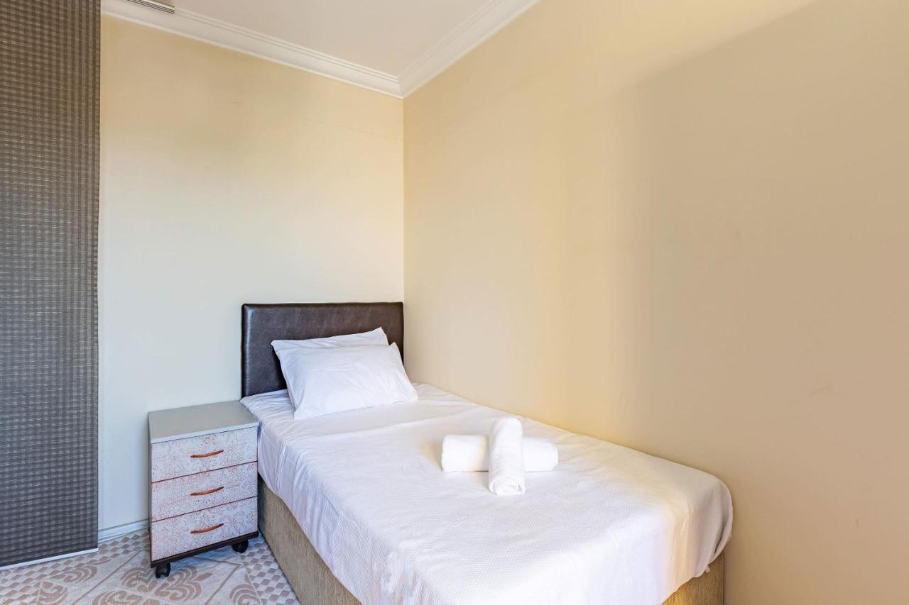 Flat With Shared Pool Near Sabiha Gokcen Airport * İstanbul